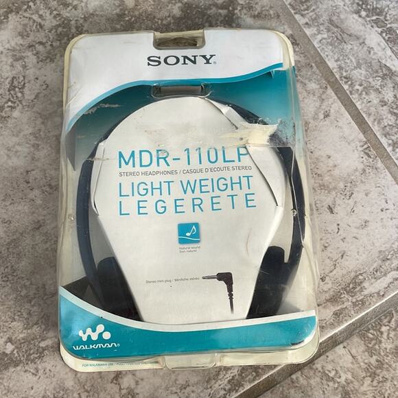 Vintage Sony TCM-939 Portable Cassette Recorder Rare STILL NEW in Original Box - Picture 6 of 9